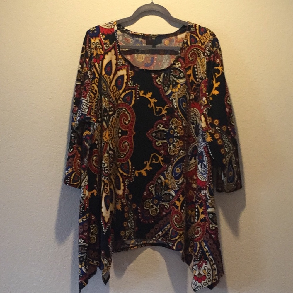 Calling all paisley lovers!  Lace, shark hem, wow!